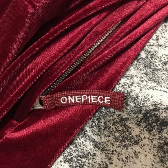 ONEPIECE original red velour onesie - Picture 10 of 15